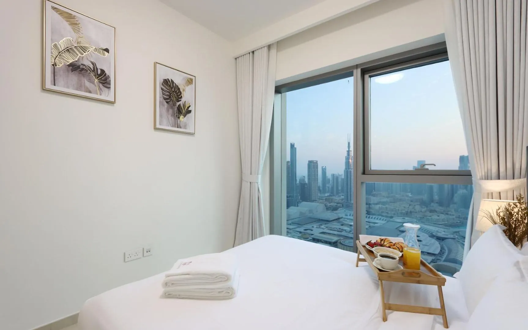 Apartment Livbnb - Elegant 3+1 W/ Burj View, Near Dubai Mall United Arab Emirates