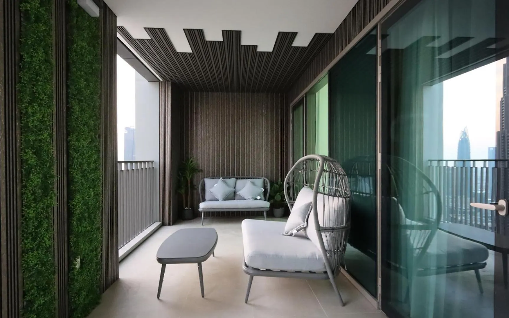 Livbnb - Elegant 3+1 W/ Burj View, Near Dubai Mall Apartment