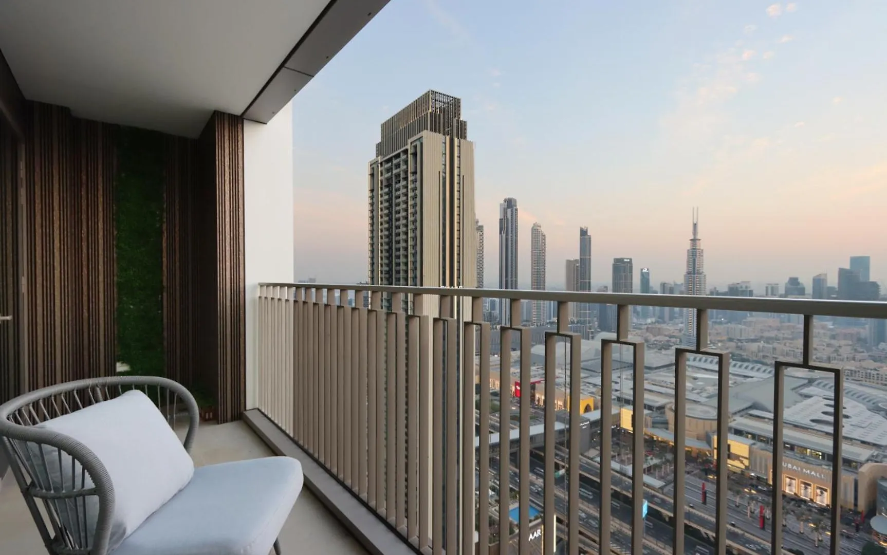 Lägenhet Livbnb - Elegant 3+1 W/ Burj View, Near Dubai Mall