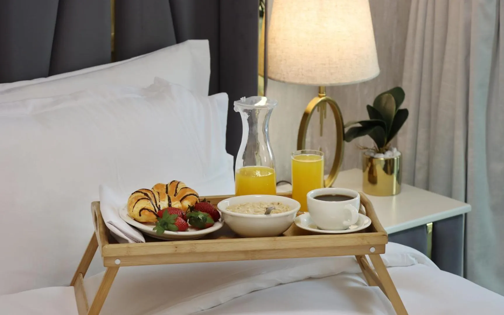 Lägenhet Livbnb - Elegant 3+1 W/ Burj View, Near Dubai Mall
