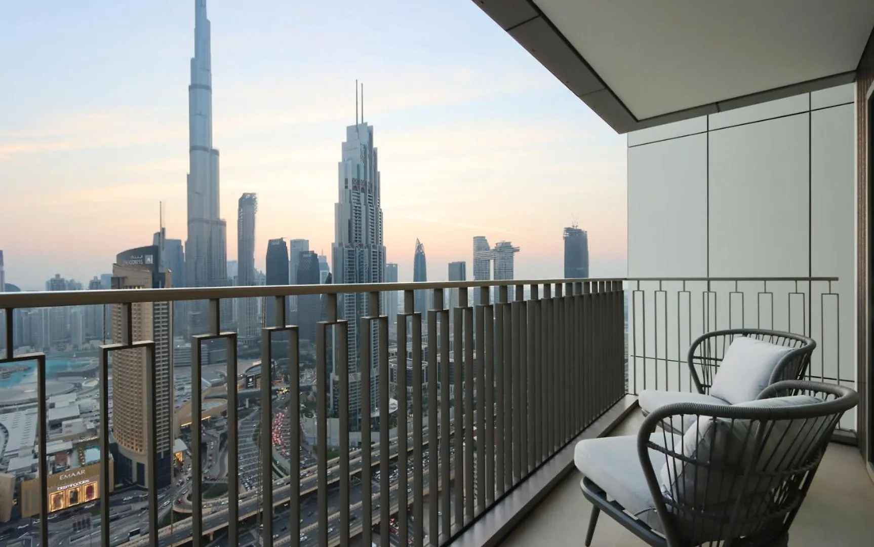 Livbnb - Elegant 3+1 W/ Burj View, Near Dubai Mall