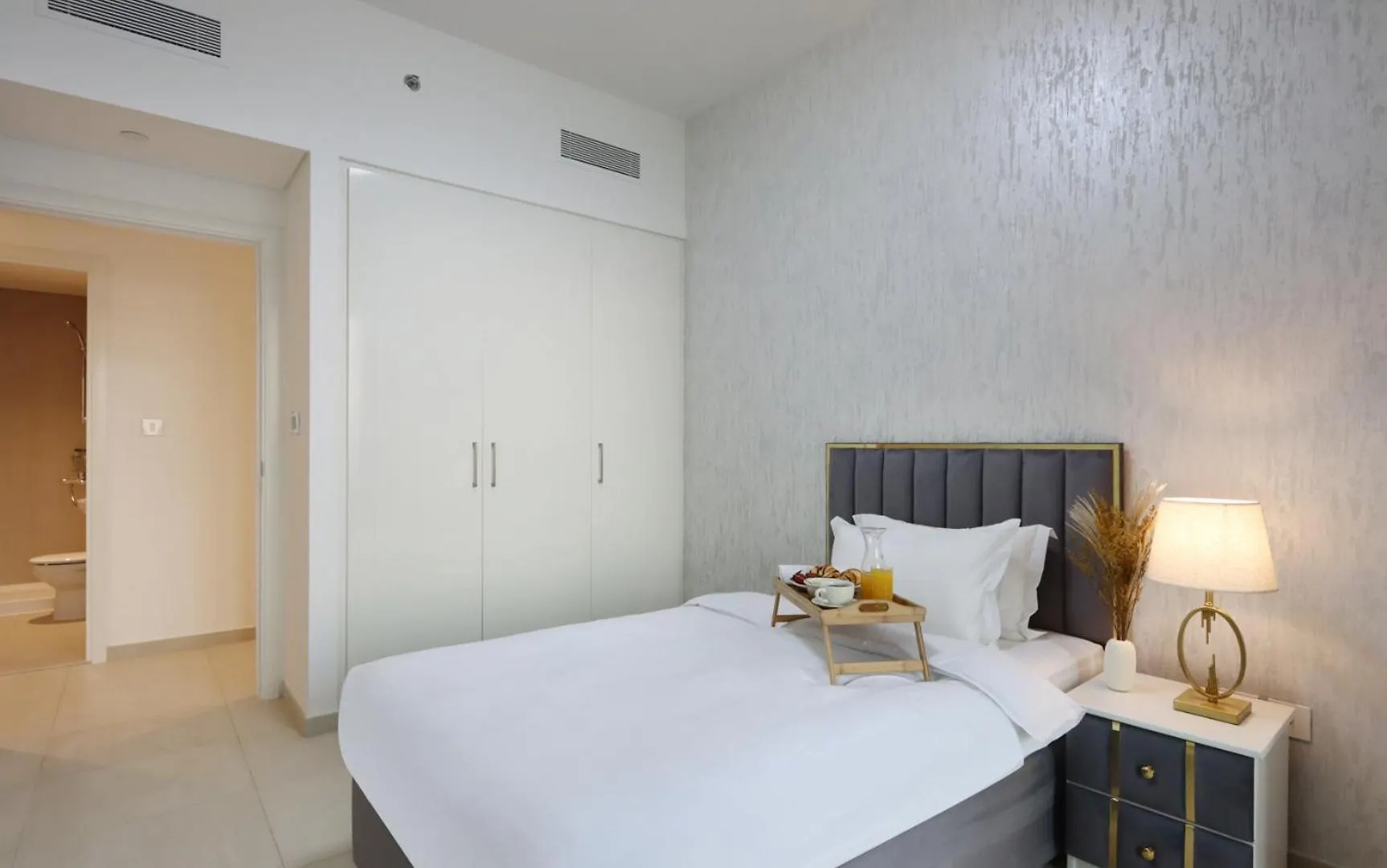 Livbnb - Elegant 3+1 W/ Burj View, Near Dubai Mall 0*,